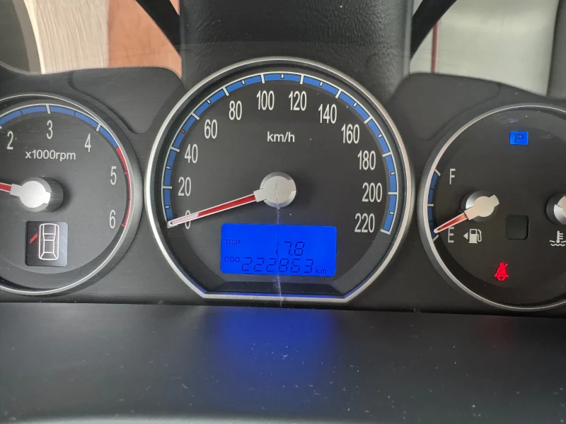 Hyundai Santa fe 2.2 CRDI 4WD - AUTOMATIC/ PODGREV/ TEGLICH, снимка 11 - Автомобили и джипове - 51839210