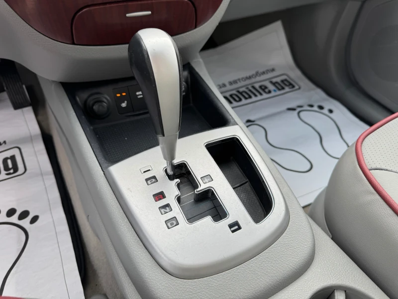 Hyundai Santa fe 2.2 CRDI 4WD - AUTOMATIC/ PODGREV/ TEGLICH, снимка 13 - Автомобили и джипове - 51839210