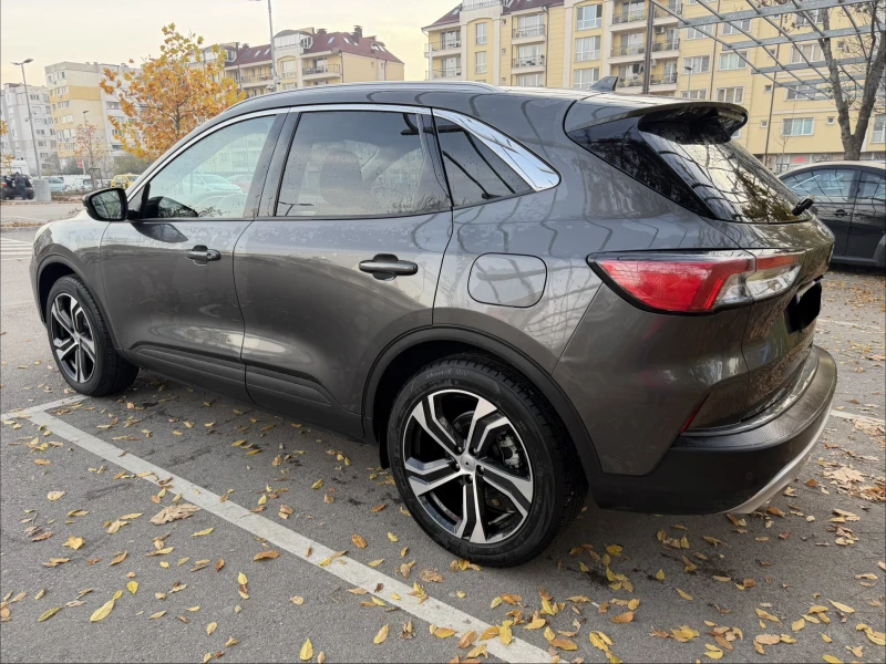 Ford Kuga Titanium Hybrid, снимка 3 - Автомобили и джипове - 52441007