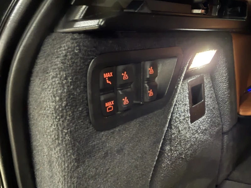 BMW X7 M-PK* M-BRAKES* B&W* 360* LA* ВЪЗДУХ* AMBIENT* KEY, снимка 14 - Автомобили и джипове - 53428600