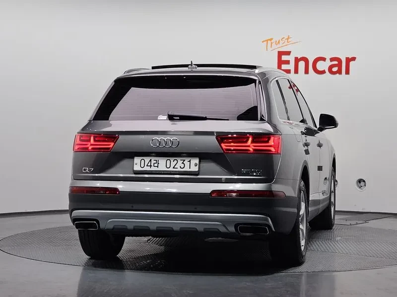 Audi Q7 35 TDI QUATTRO COMFORT, снимка 4 - Автомобили и джипове - 54922419