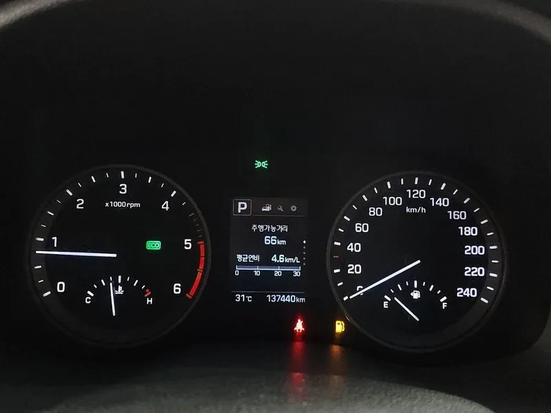 Hyundai Tucson 1.7 2WD MODERN, снимка 8 - Автомобили и джипове - 55796698