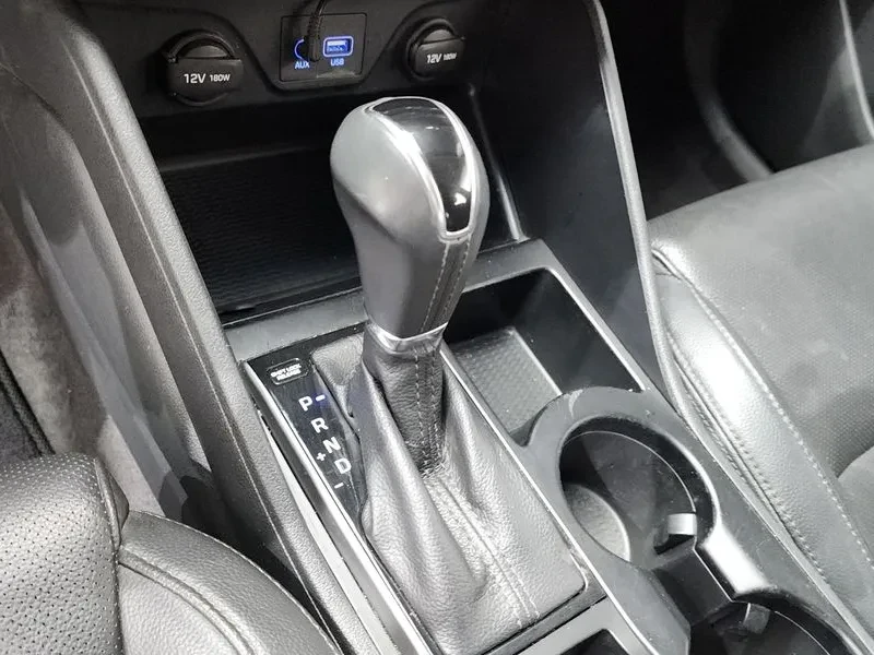 Hyundai Tucson 1.7 2WD MODERN, снимка 9 - Автомобили и джипове - 55796698