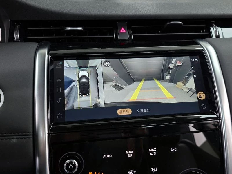 Land Rover Discovery Sport 2.0 Automatic, снимка 14 - Автомобили и джипове - 55841318
