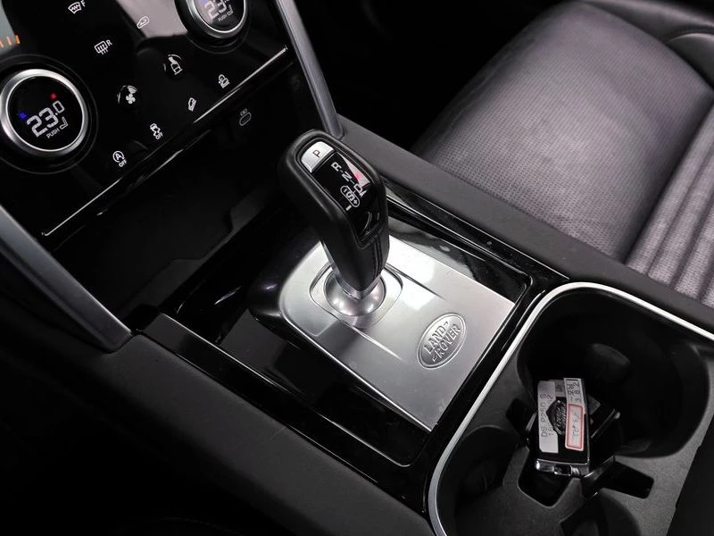 Land Rover Discovery Sport 2.0 Automatic, снимка 8 - Автомобили и джипове - 55841318