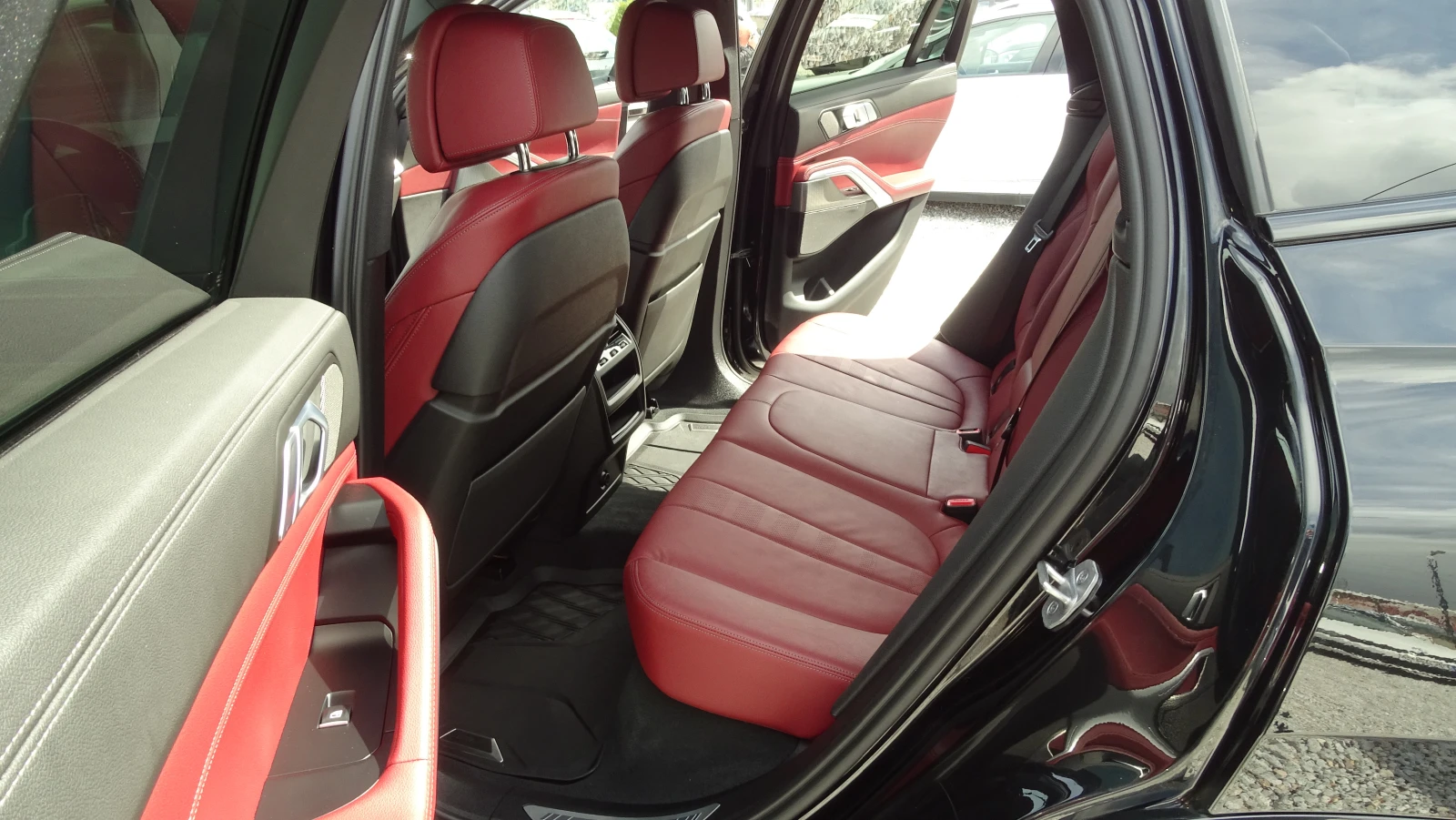 BMW X6 3.0D* M-SPORT* SWAROVSKI* LASER LIGHT* ГАРАНЦИЯ | Mobile.bg — изображение 11