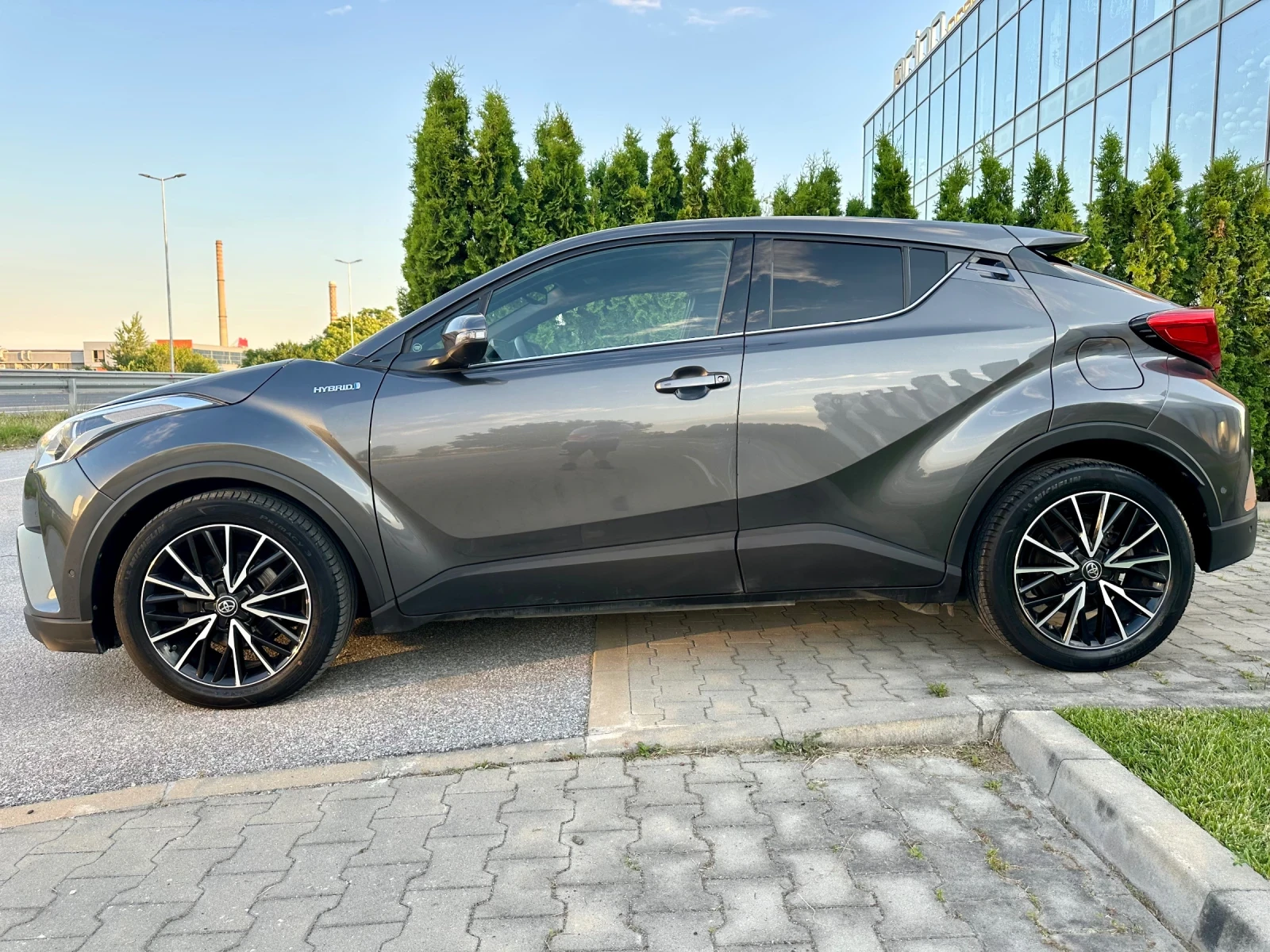 Toyota C-HR ЛИЗИНГ! 1.8 Hybrid разход 5/100км. EURO 6B - изображение 7