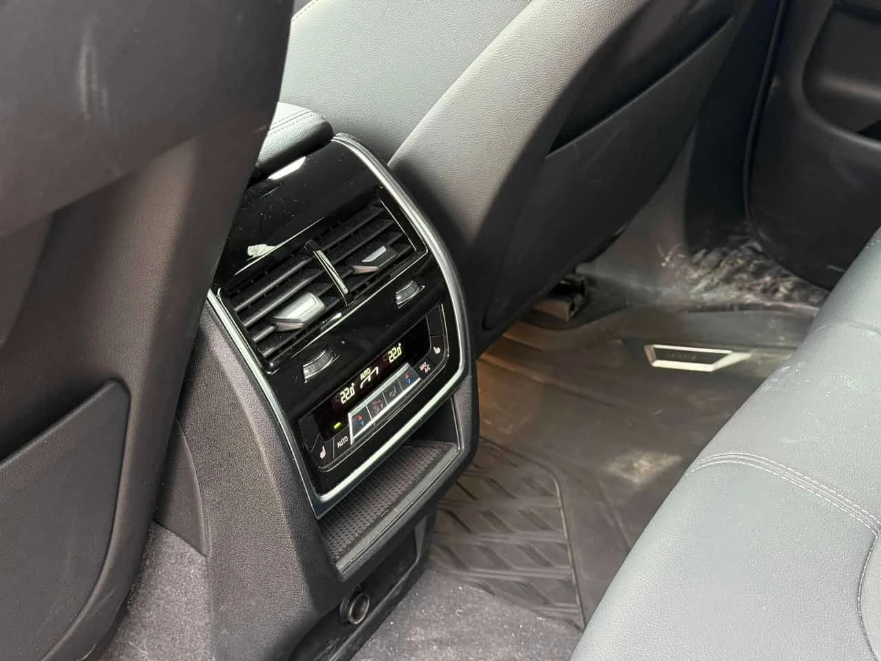 BMW X5 * xDrive40i * CARFAX * 360 * HEAD UP * M PACK, снимка 10 - Автомобили и джипове - 53966582