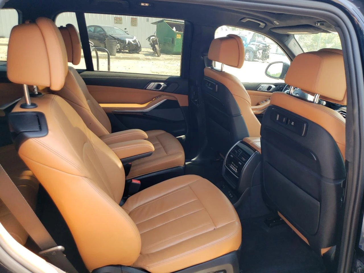 BMW X7 * xDRIVE40i* КОЖА* ПОДГРЕВ* ОБДУХВАНЕ* FULL* , снимка 11 - Автомобили и джипове - 54432402