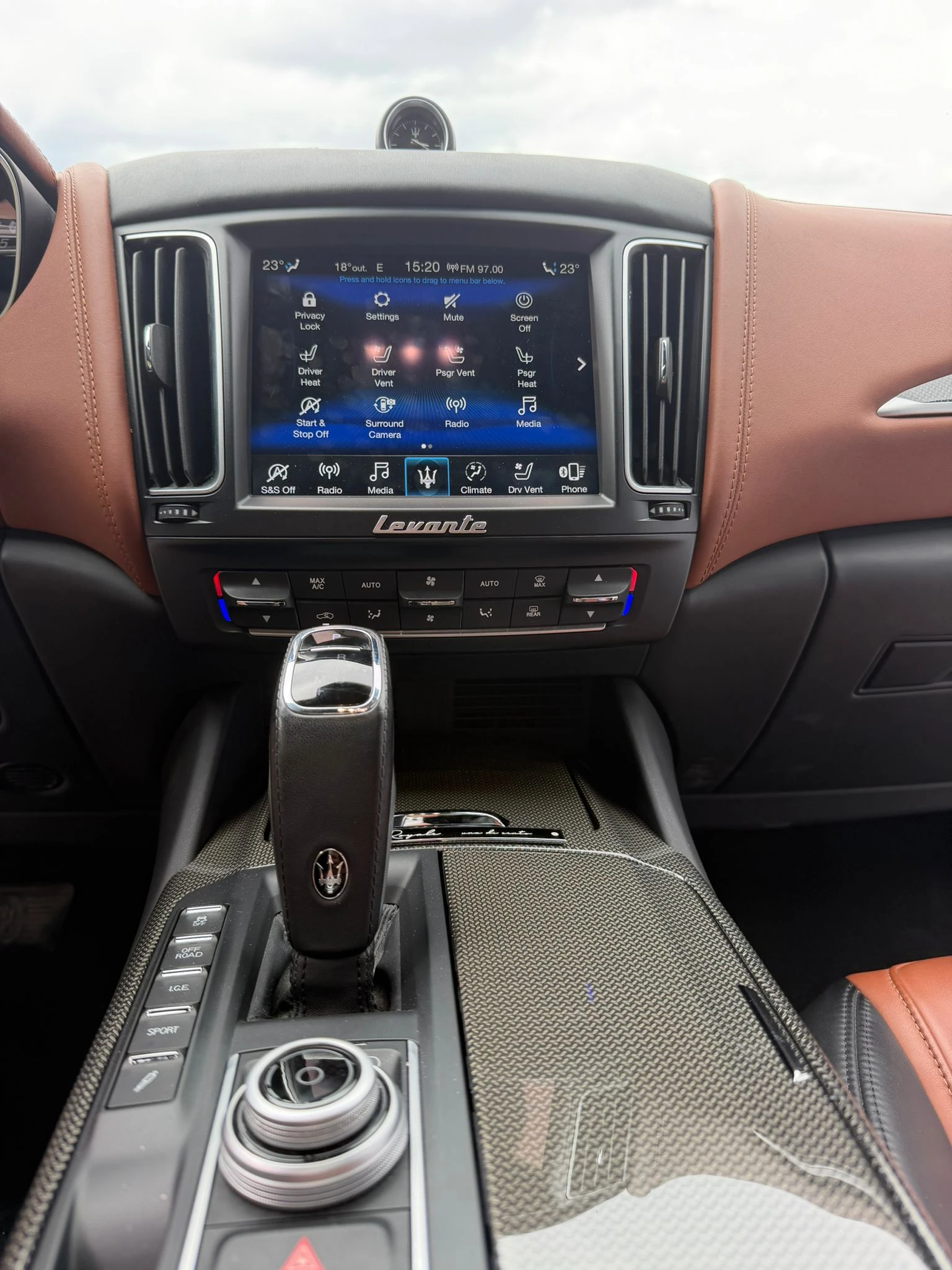 Maserati Levante, снимка 15 - Автомобили и джипове - 54485210