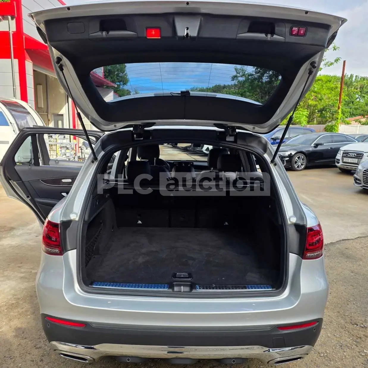 Mercedes-Benz GLC 300 4MATIC| DISTRONIC| КАМ| ПОДГРЕВ| ПАНО| ТЕХНОТЕСТ, снимка 14 - Автомобили и джипове - 54740902