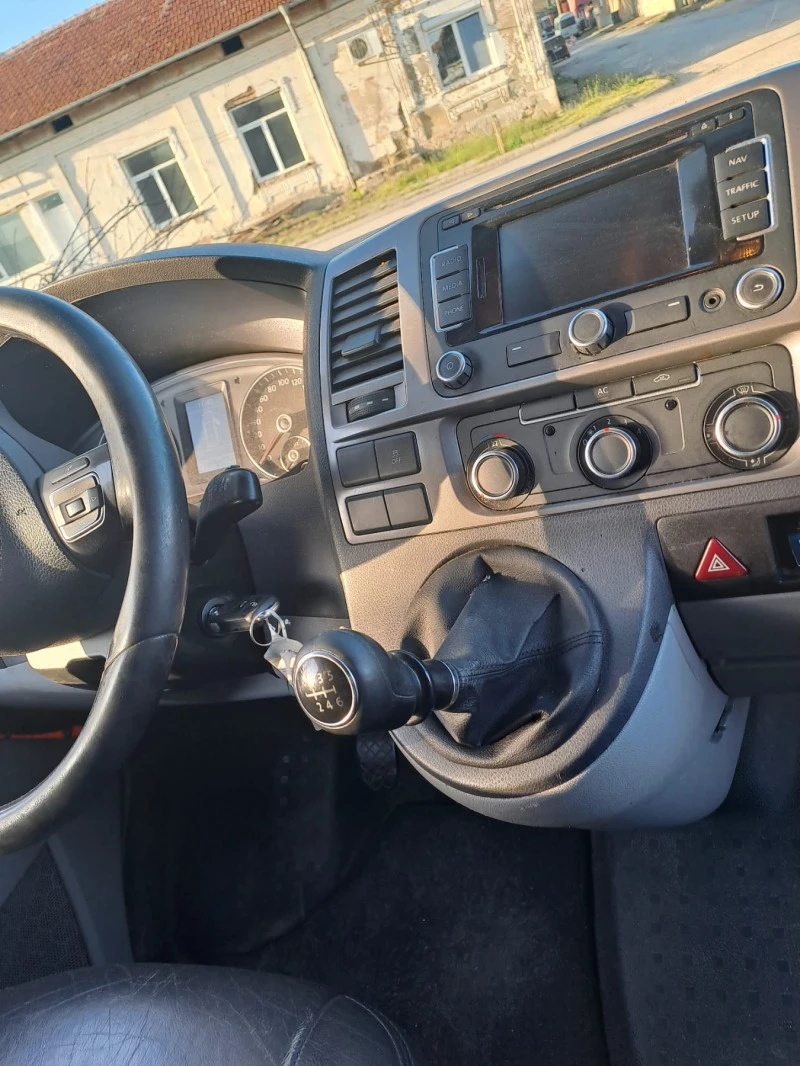 VW T5 2.0 TDI, снимка 3 - Бусове и автобуси - 47014722