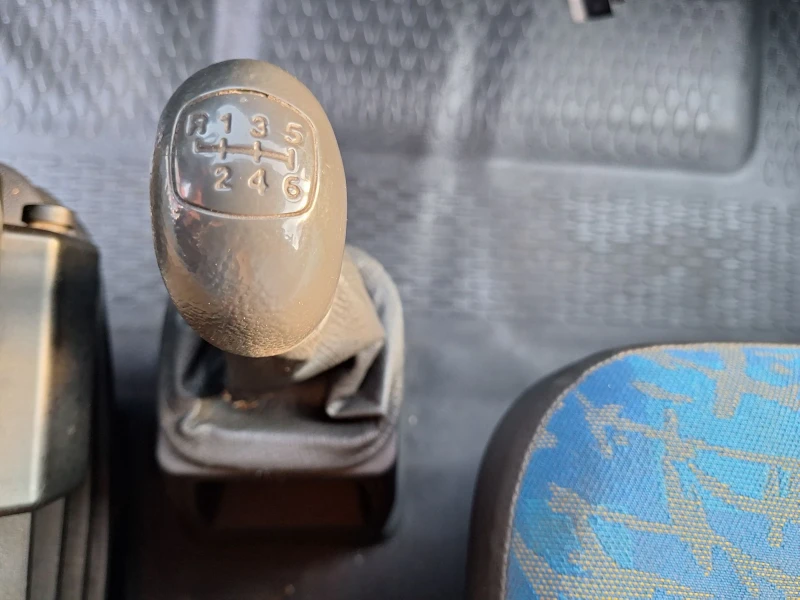 Iveco Daily, снимка 14 - Бусове и автобуси - 50041263