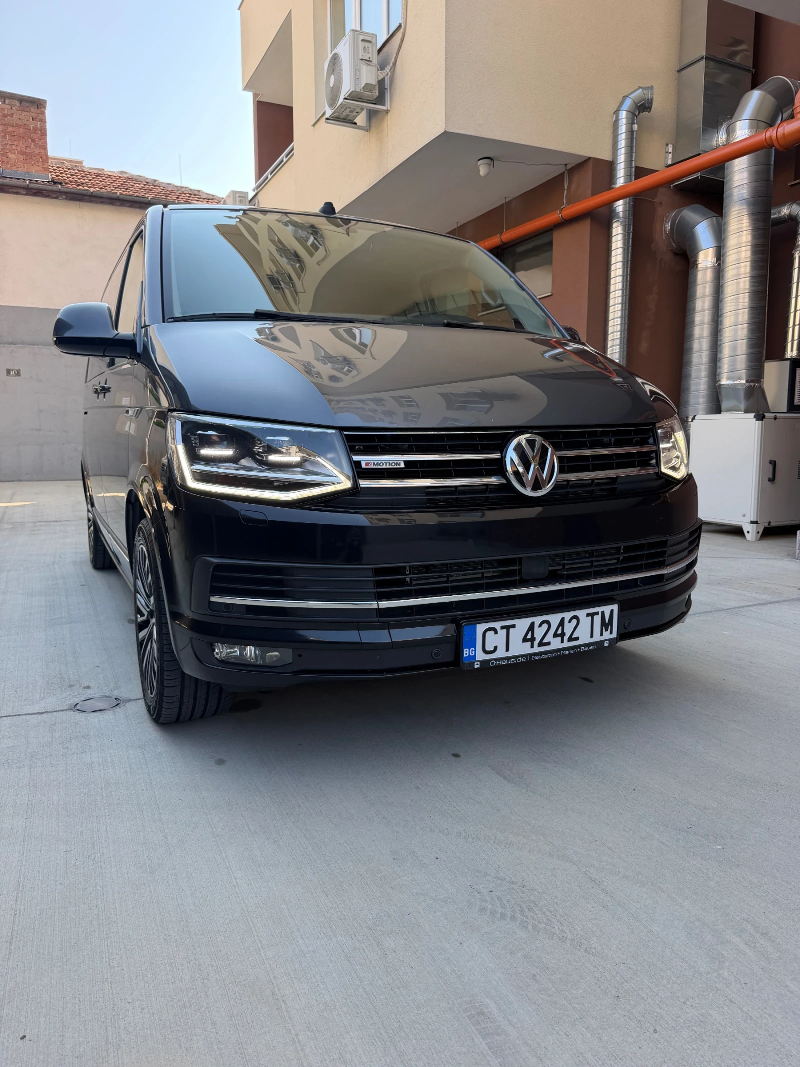 VW Multivan T6, снимка 2 - Бусове и автобуси - 55672785