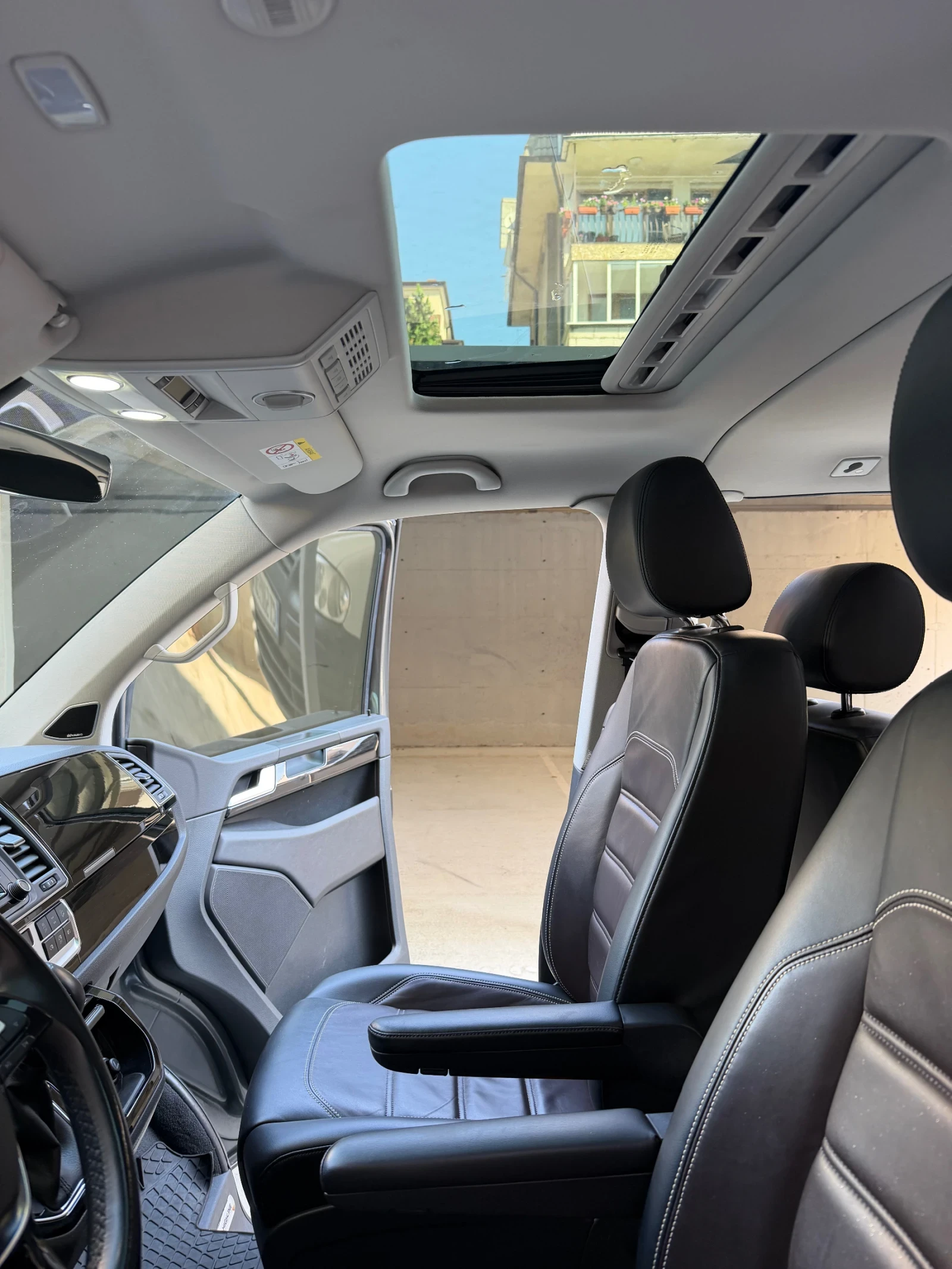 VW Multivan T6, снимка 12 - Бусове и автобуси - 55672785