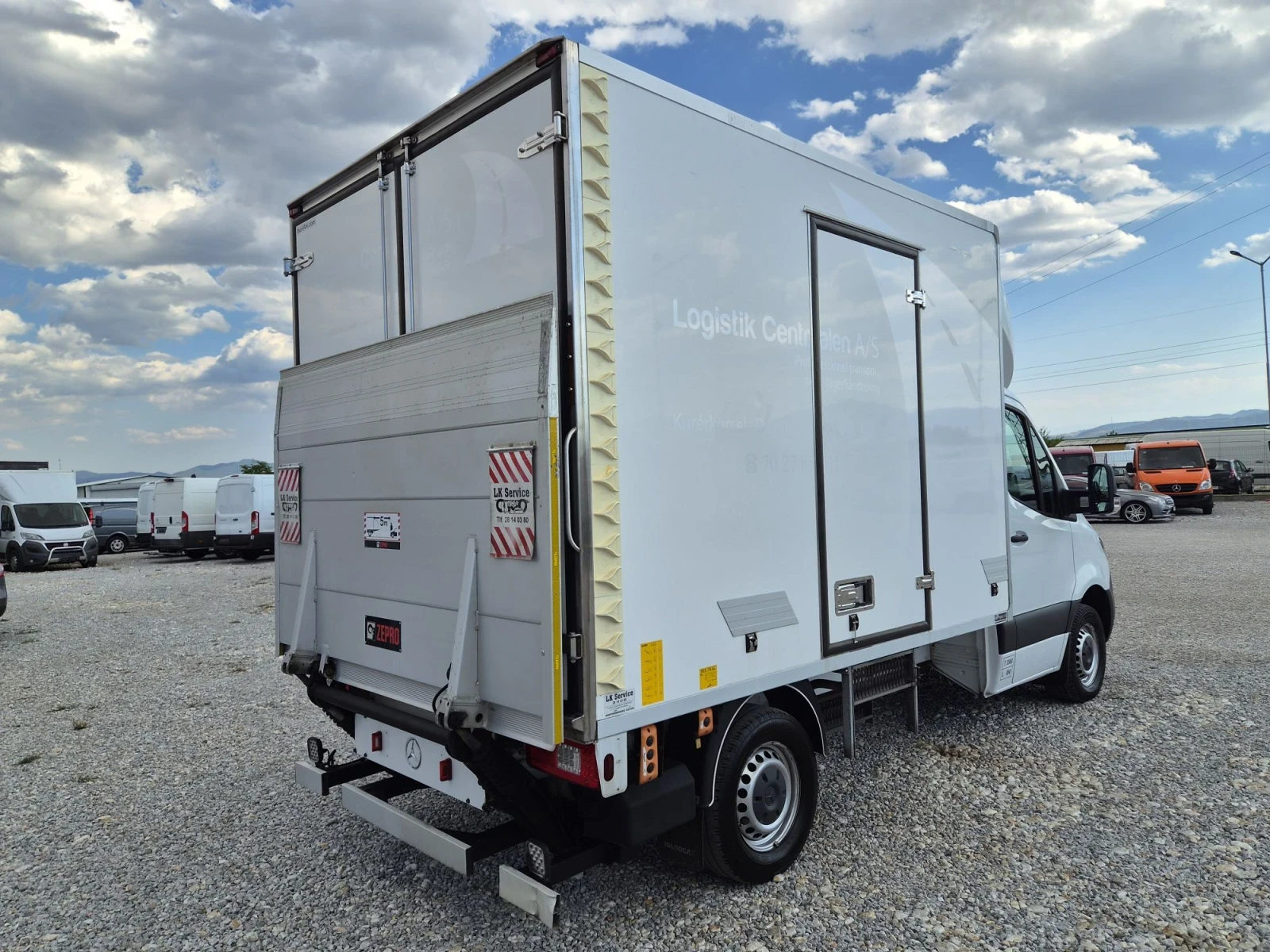 Mercedes-Benz Sprinter 317 CDI * Хладилен * Автомат* П.Борд* Нави* LED* , снимка 5 - Бусове и автобуси - 55727850