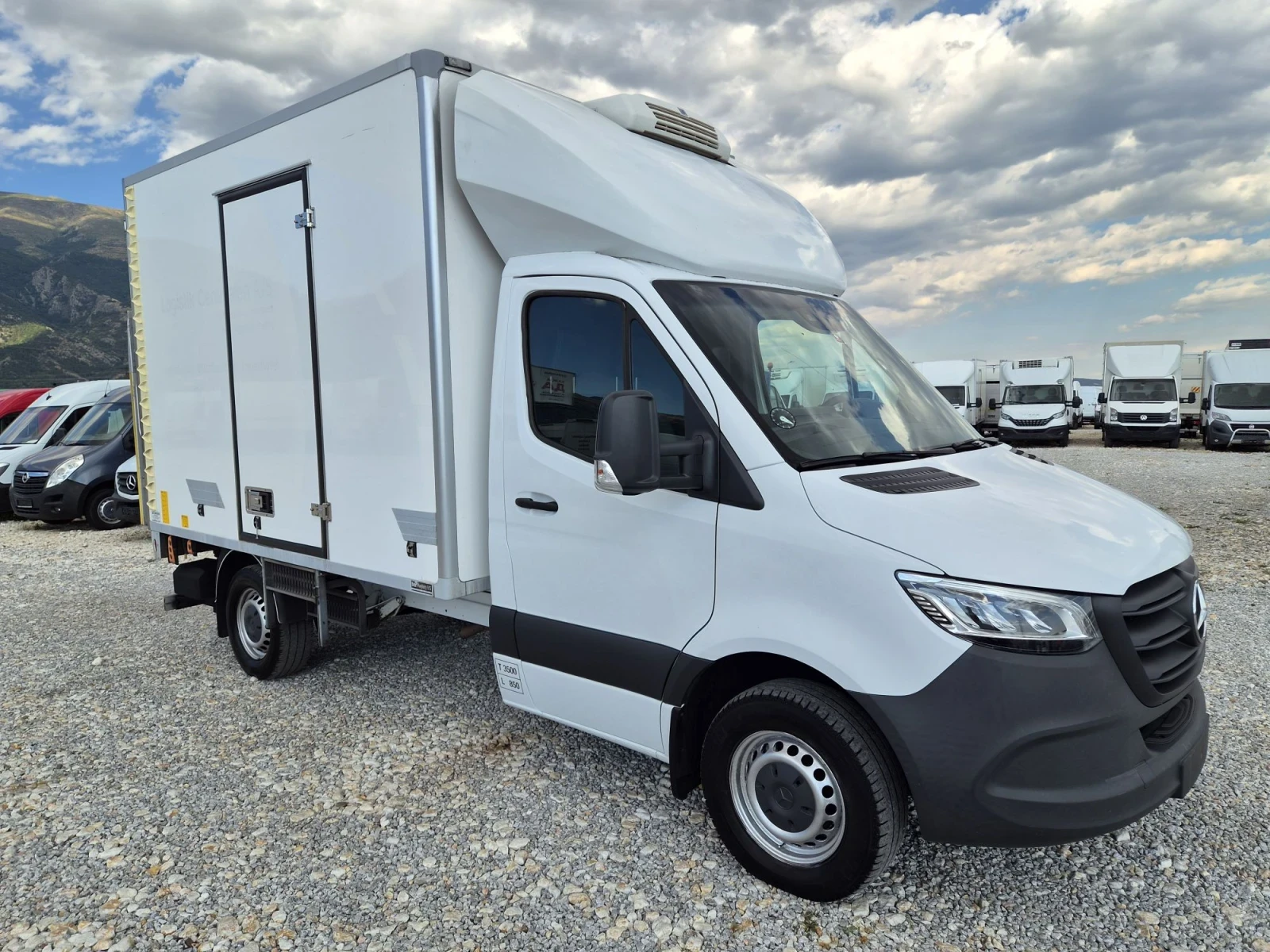 Mercedes-Benz Sprinter 317 CDI * Хладилен * Автомат* П.Борд* Нави* LED* , снимка 7 - Бусове и автобуси - 55727850
