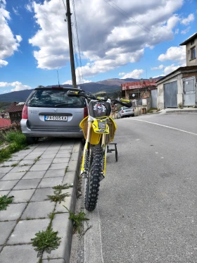 ����� �� �������� �� Suzuki Rmz 250