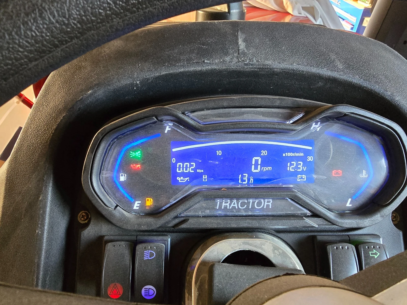 Трактор Друга марка TCL 504 - изображение 3