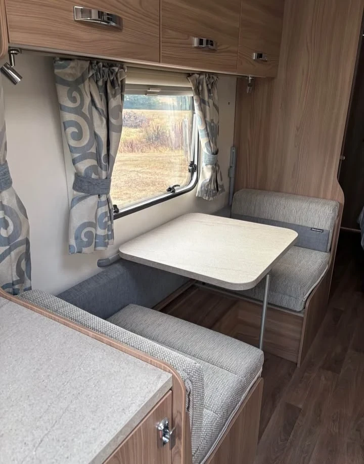 Каравана Swift 630 CHARISMA, снимка 9 - Каравани и кемпери - 56060867