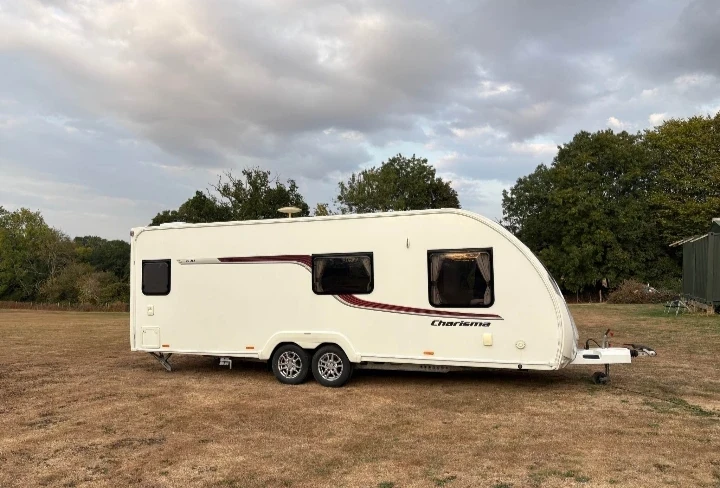 Каравана Swift 630 CHARISMA, снимка 3 - Каравани и кемпери - 56060867