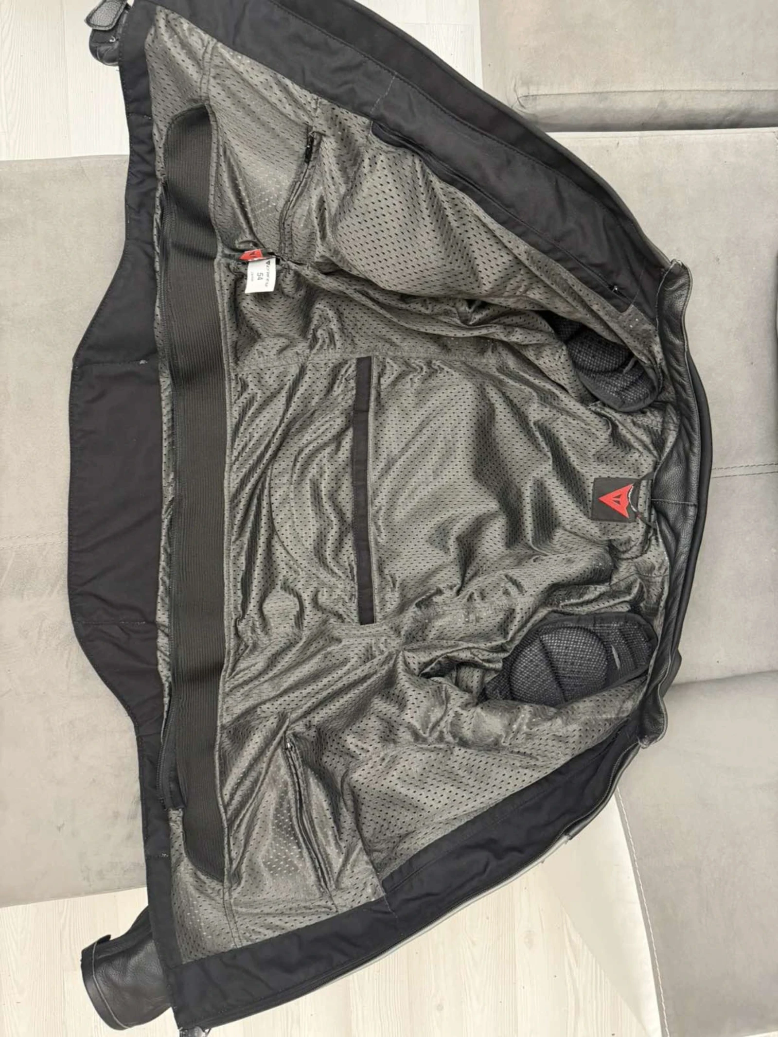 ����� ���� ��� DAINESE | Mobile.bg � ����������� 4