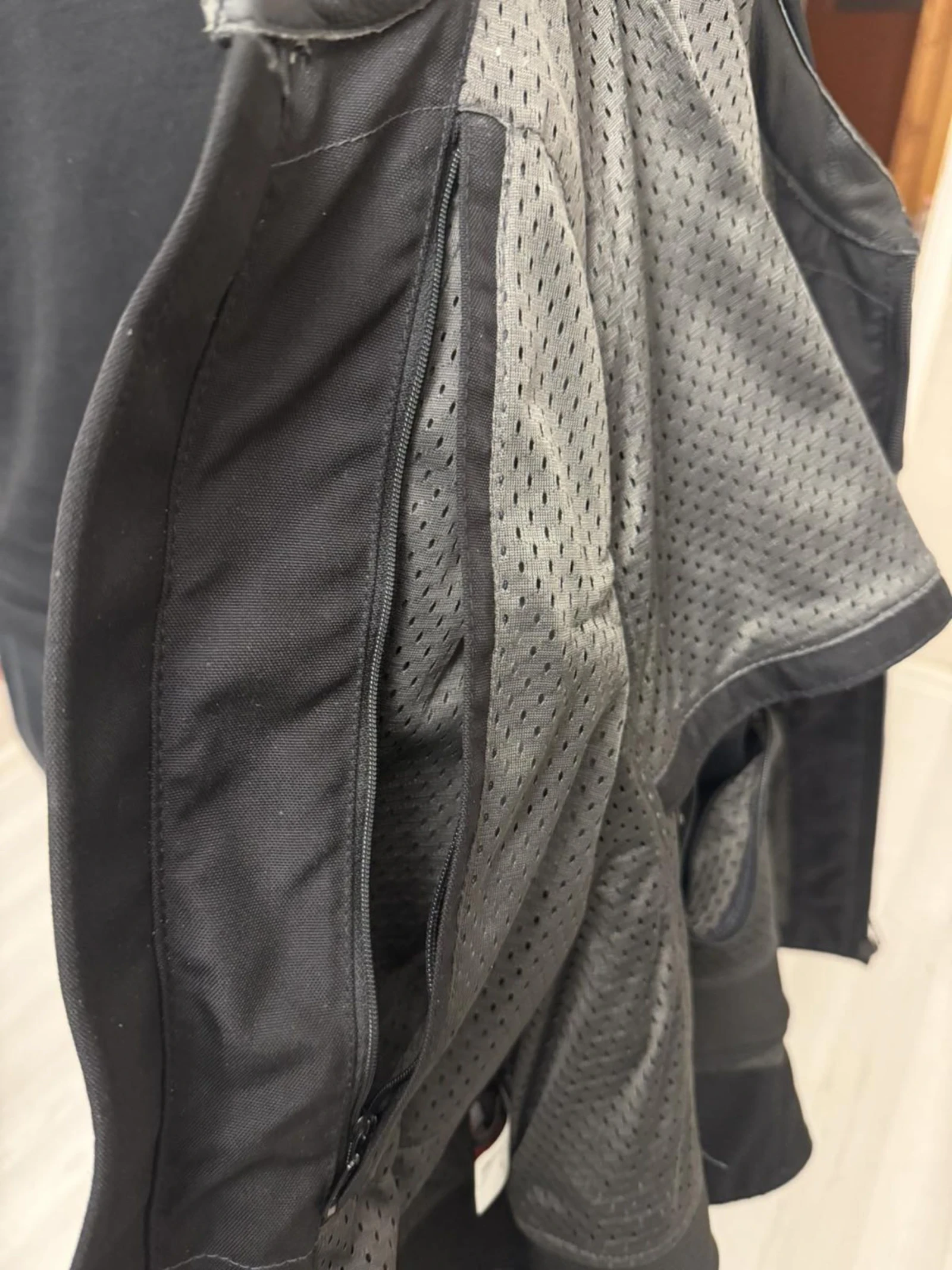 ����� ���� ��� DAINESE | Mobile.bg � ����������� 8