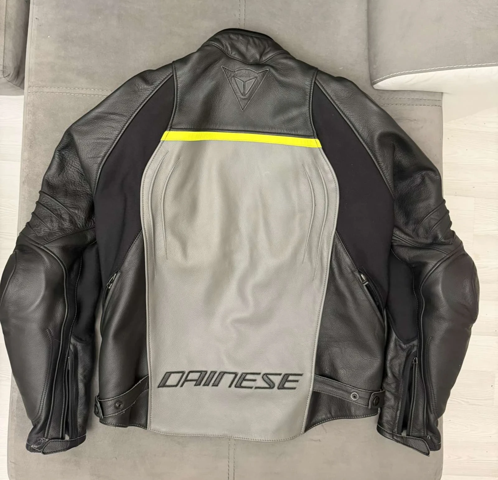 ����� ���� ��� DAINESE | Mobile.bg � ����������� 2