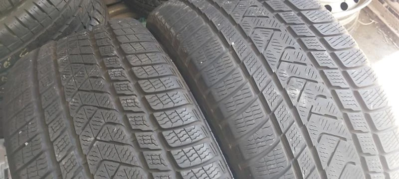 Гуми Зимни 275/40R19, снимка 2 - Гуми и джанти - 33539382