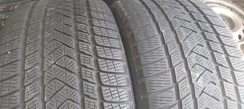 Гуми Зимни 275/40R19, снимка 3 - Гуми и джанти - 33539382