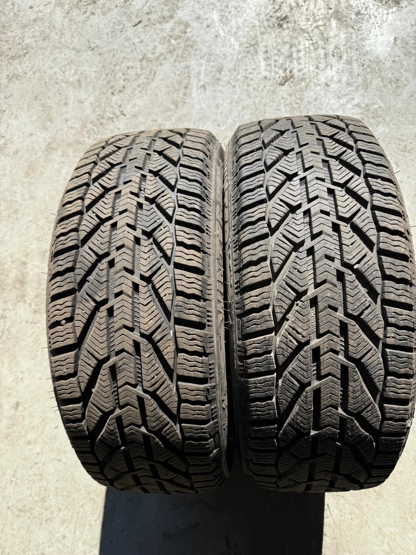 Гуми Зимни 225/45R18