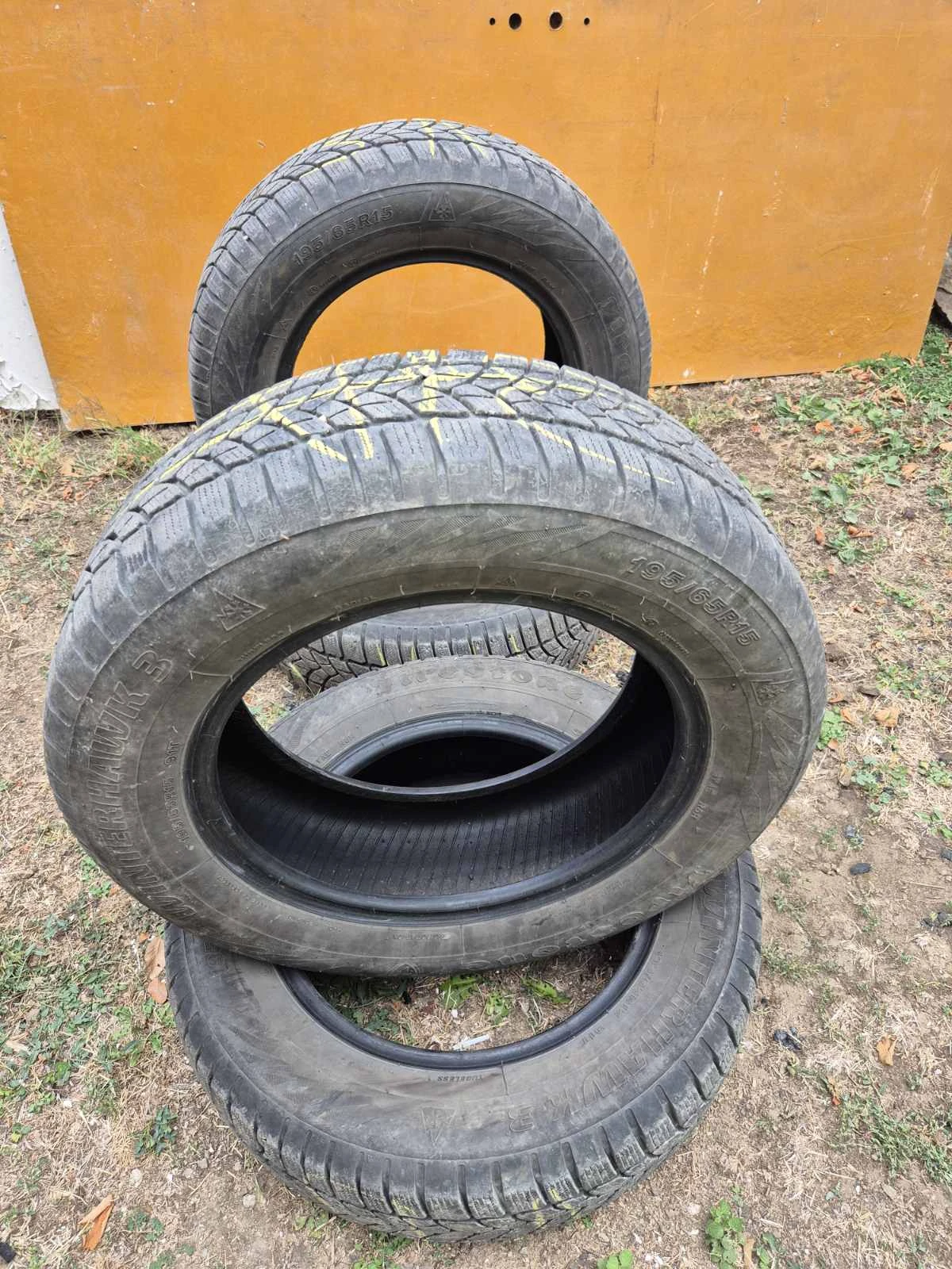 Гуми Зимни 195/65R15, снимка 3 - Гуми и джанти - 56247556