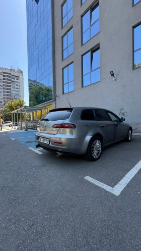 Обява за продажба на Alfa Romeo 159 sportwagon 1.9JTD/150кс/NAVI ~4 000 лв. - изображение 4 | Auto.bg Обява за продажба на Alfa Romeo 159 sportwagon 1.9JTD/150кс/NAVI ~4 000 лв. - изображение 4