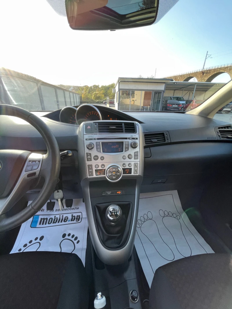 Toyota Verso 2.0 d4d, снимка 10 - Автомобили и джипове - 46356160