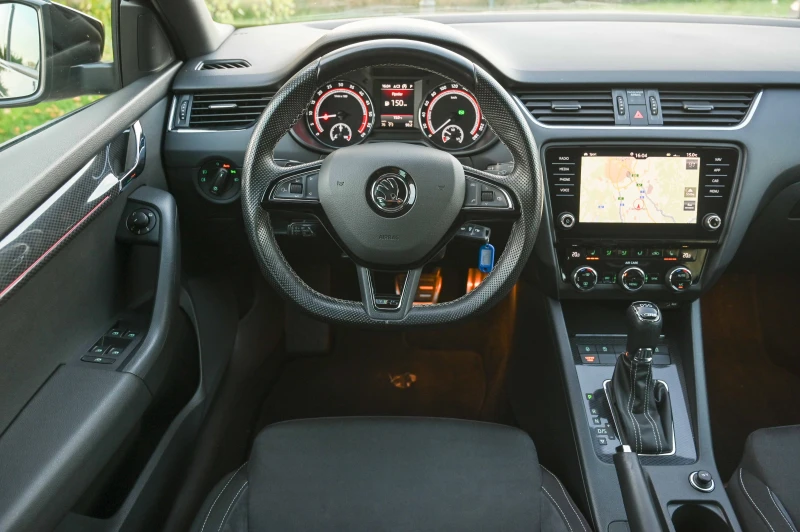 Skoda Octavia VRS* 4x4* КАМЕРА* ACC* MATRIX, снимка 11 - Автомобили и джипове - 52256040