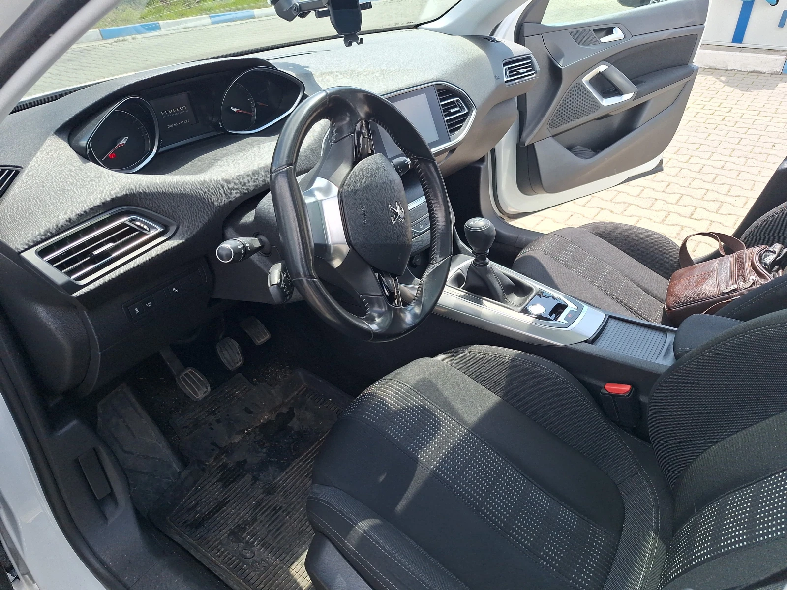 Peugeot 308 1.6HDI - изображение 7