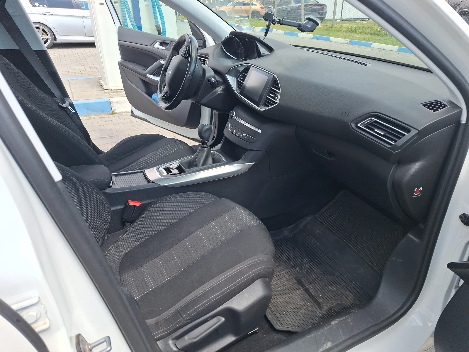 Peugeot 308 1.6HDI - изображение 9