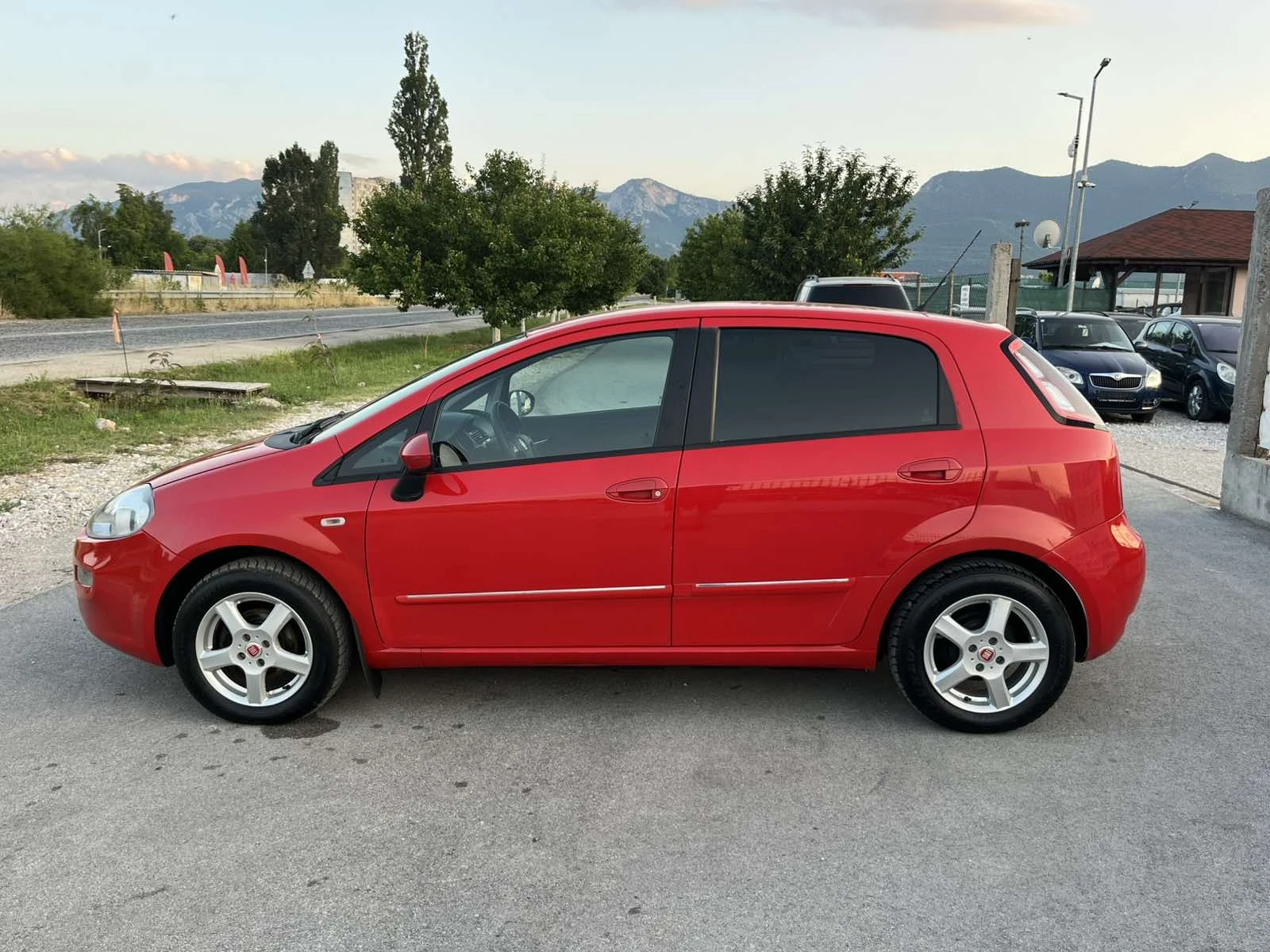 Fiat Punto 115 000км 1.3I EURO 5B КЛИМАТИК - изображение 6