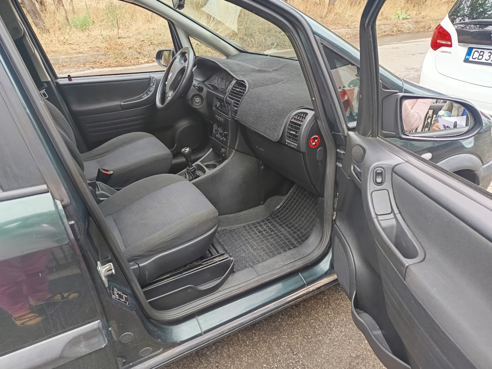 Opel Zafira 1, 6 16V 101кс - изображение 10