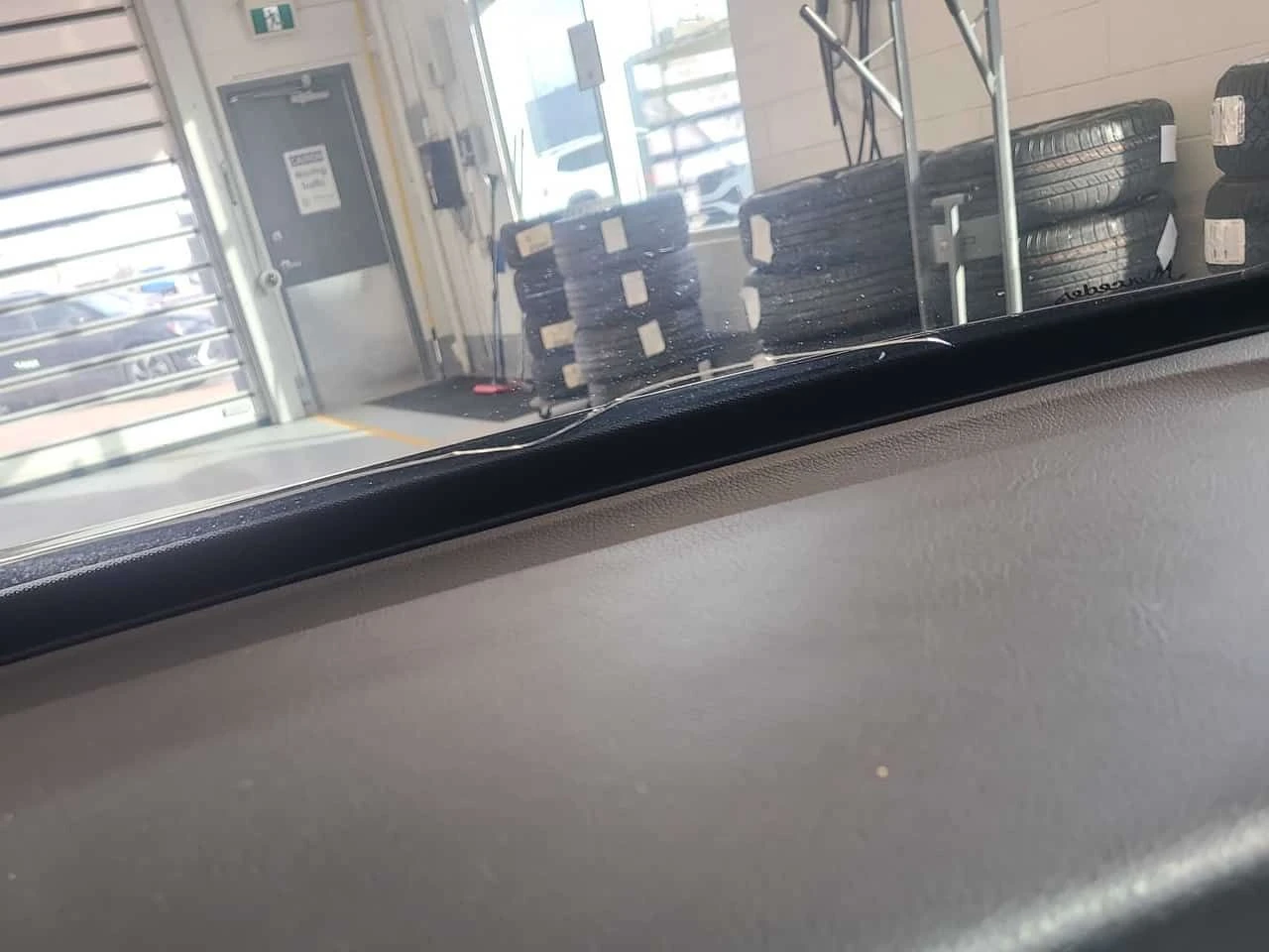 Mercedes-Benz C 300 * CARFAX * ���� �� �� | Mobile.bg � ����������� 13