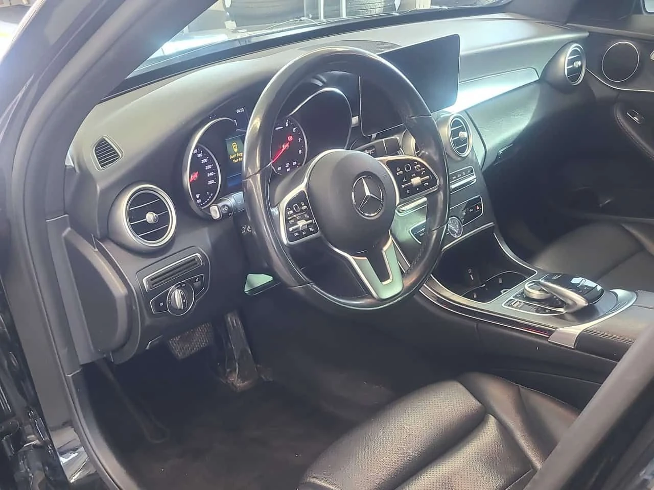 Mercedes-Benz C 300 * CARFAX * ЦЕНА ДО БГ - изображение 4
