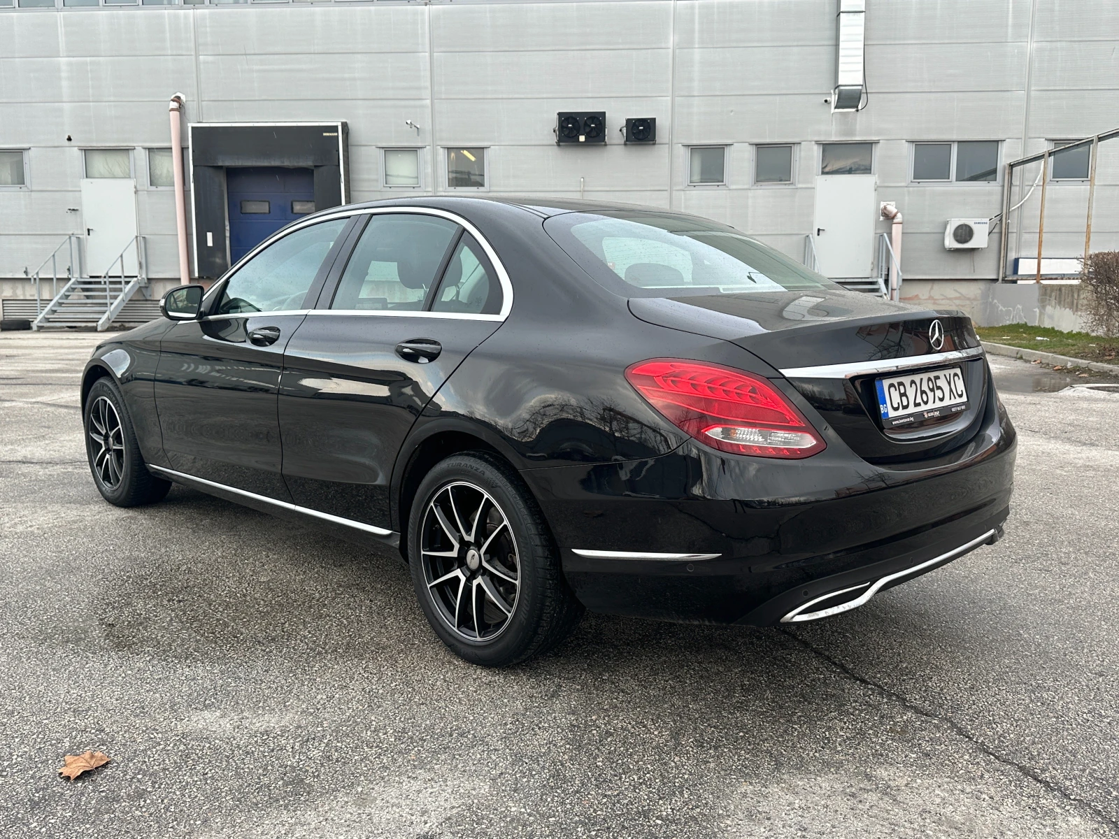 Mercedes-Benz E 220 Bluetec, снимка 3 - Автомобили и джипове - 53746531