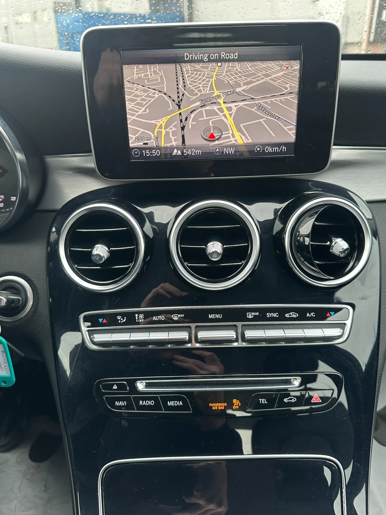 Mercedes-Benz E 220 Bluetec, снимка 12 - Автомобили и джипове - 53746531