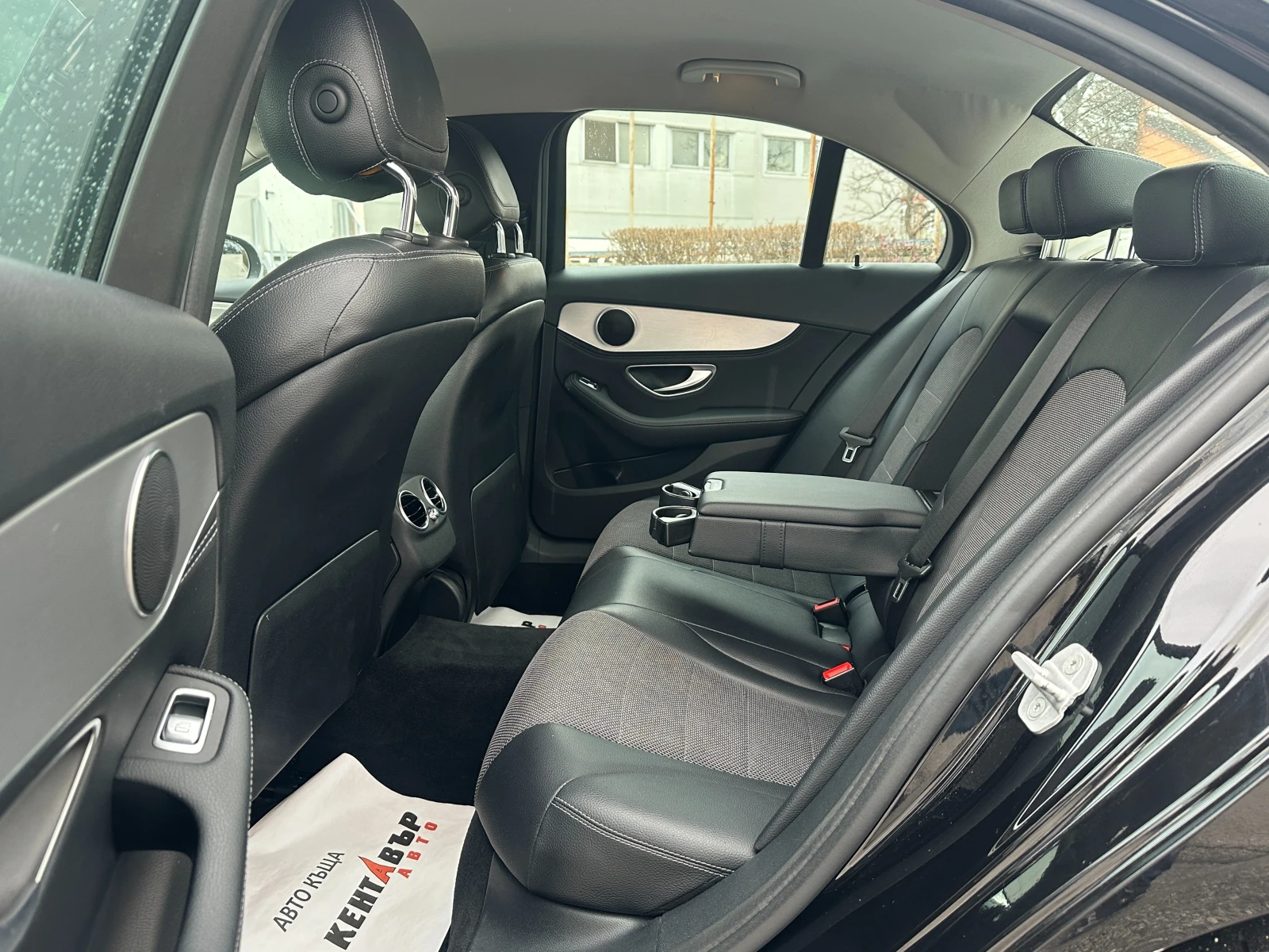 Mercedes-Benz E 220 Bluetec, снимка 9 - Автомобили и джипове - 53746531