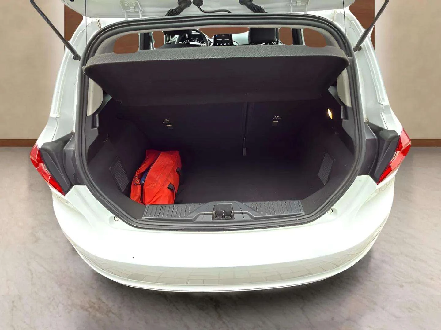 Ford Fiesta 1.1L, снимка 9 - Автомобили и джипове - 54108415