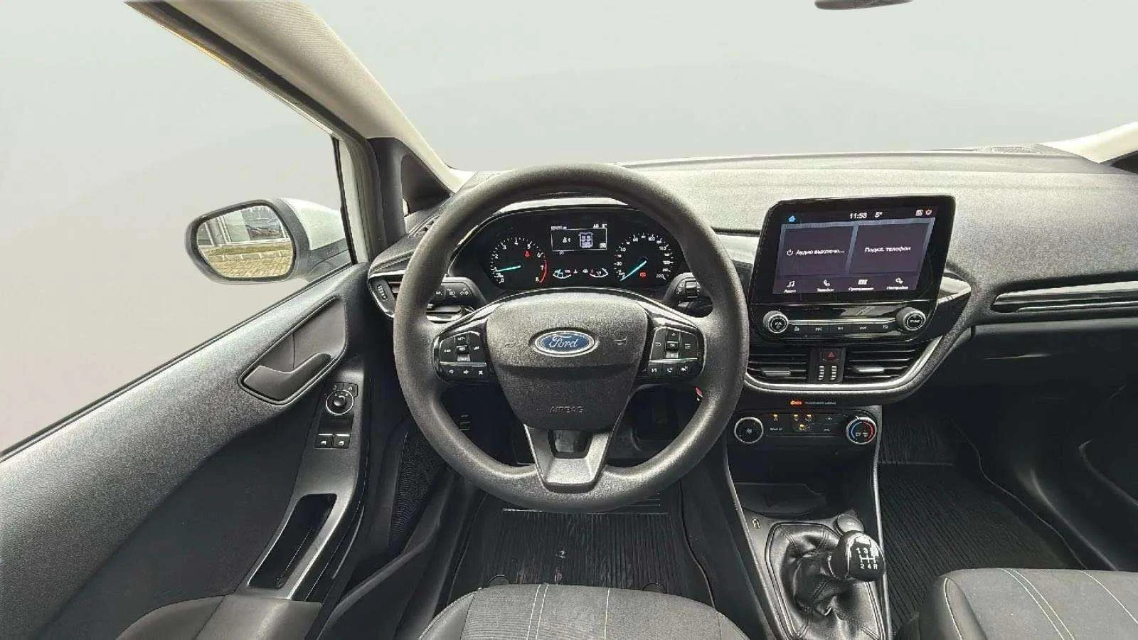 Ford Fiesta 1.1L, снимка 11 - Автомобили и джипове - 54108415