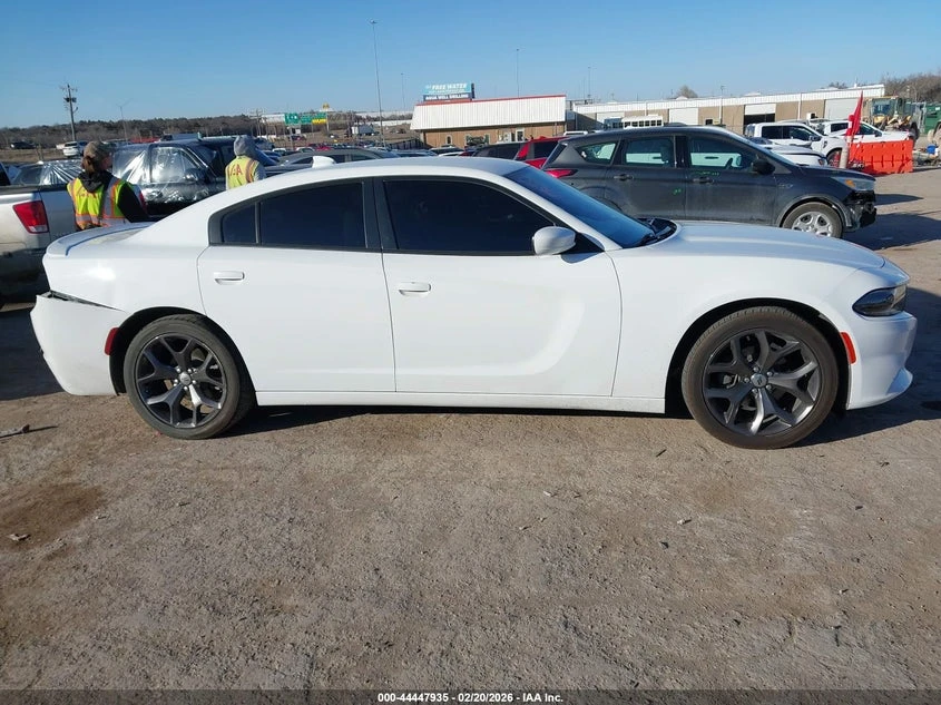 Dodge Charger 3.6l Sxt Rwd, снимка 13 - Автомобили и джипове - 54306922