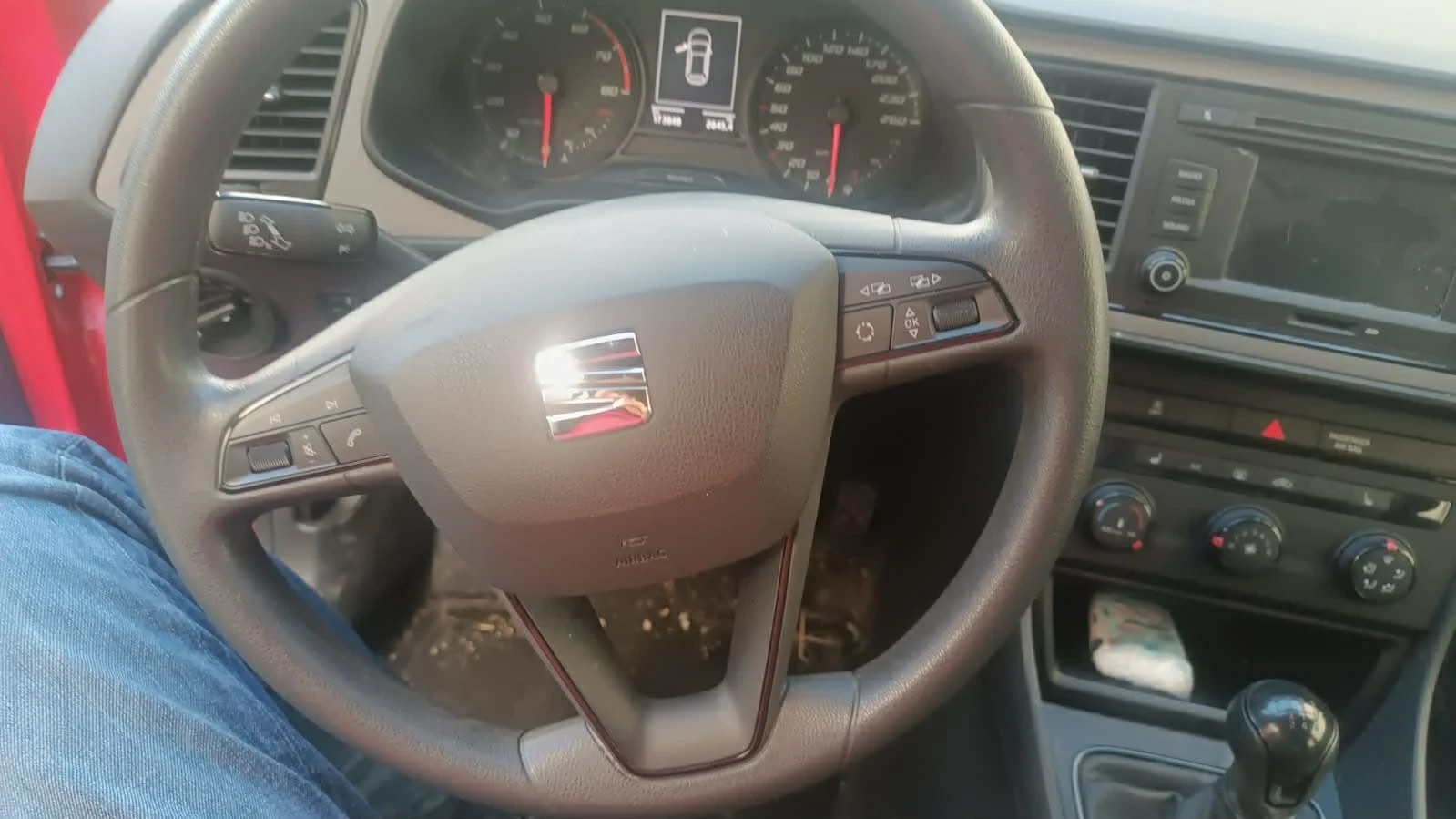 Seat Leon 1.2i, снимка 12 - Автомобили и джипове - 54449728