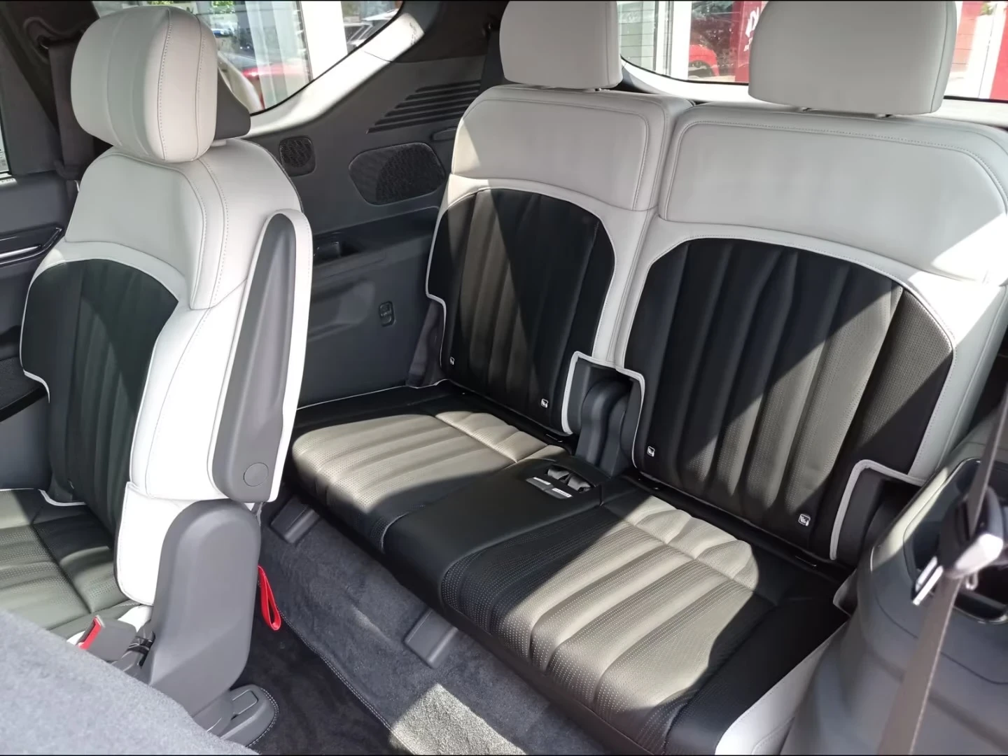 Kia EV9 GT-LINE 6s Launch Edition Relaxation (Capt Seats)  | Mobile.bg � ����������� 17