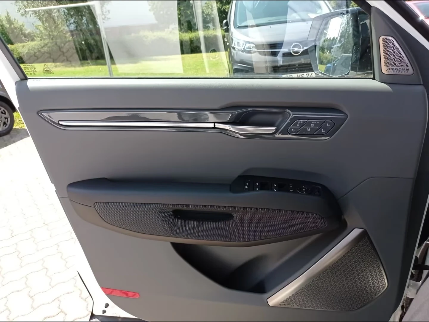 Kia EV9 GT-LINE 6s Launch Edition Relaxation (Capt Seats)  | Mobile.bg � ����������� 12
